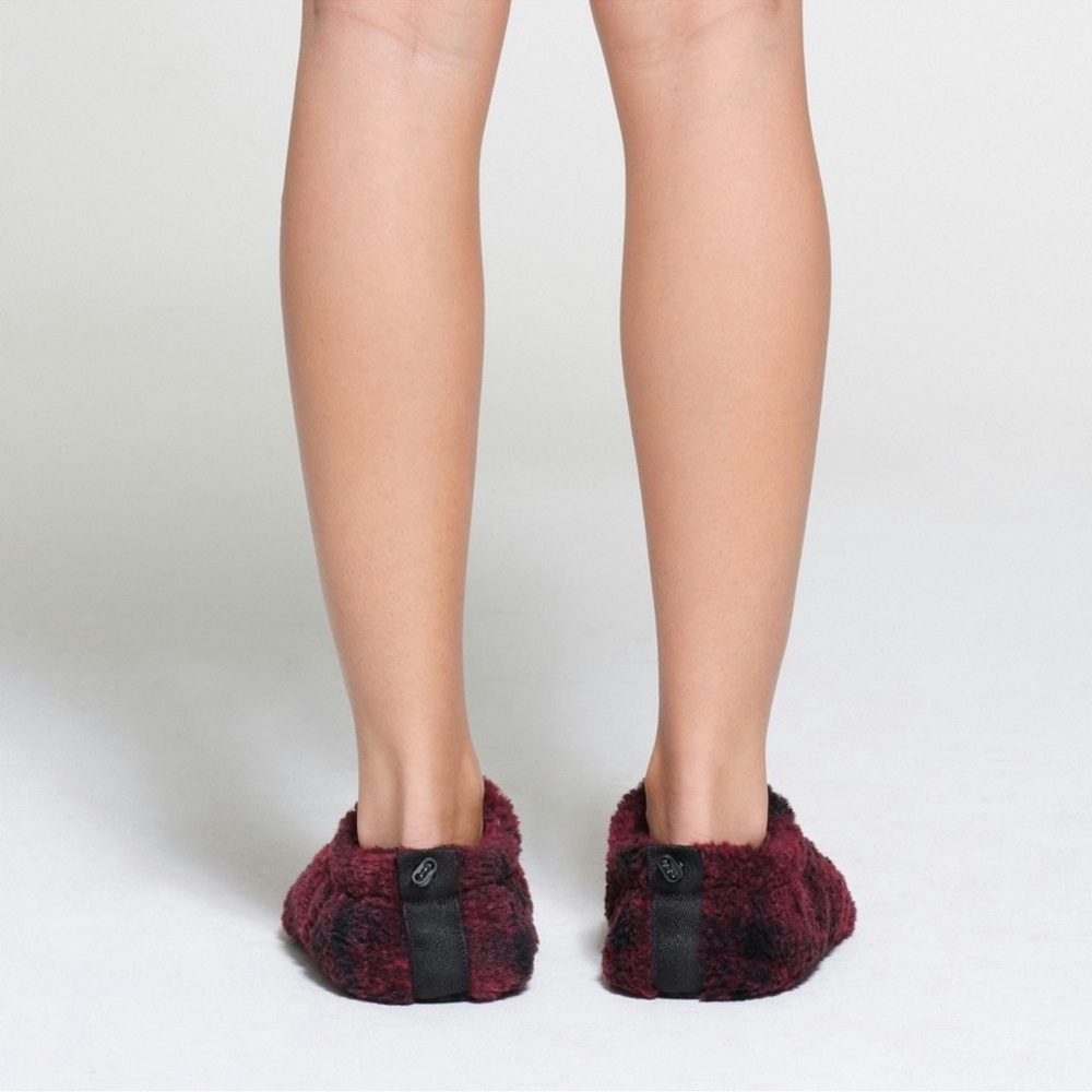 SKIMS FLEECE SLEEP UNISEX SLIPPERS WINE PLAID SZ 39 - Picture 3 of 4